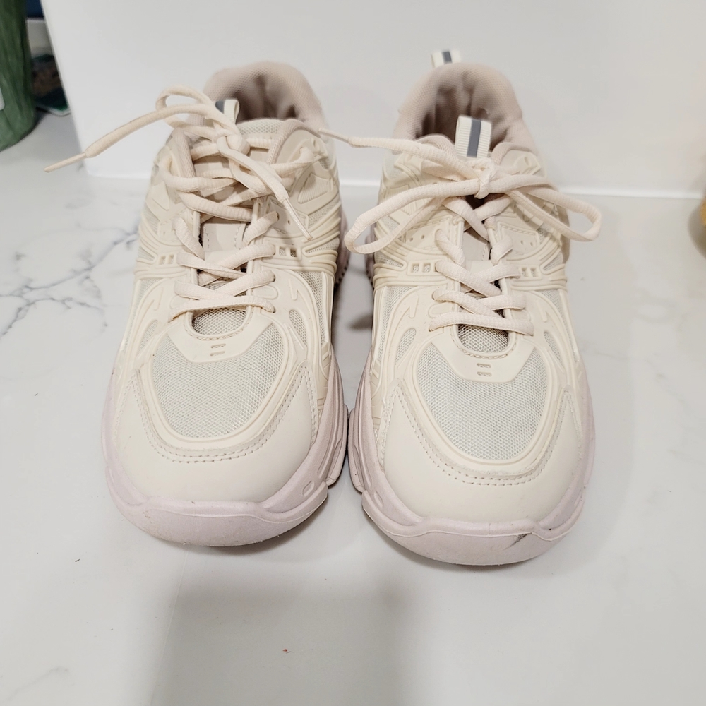 Madden Girl Mightty platform sneakers in  beige /taupe color. Size 8.5 - Picture 4 of 13